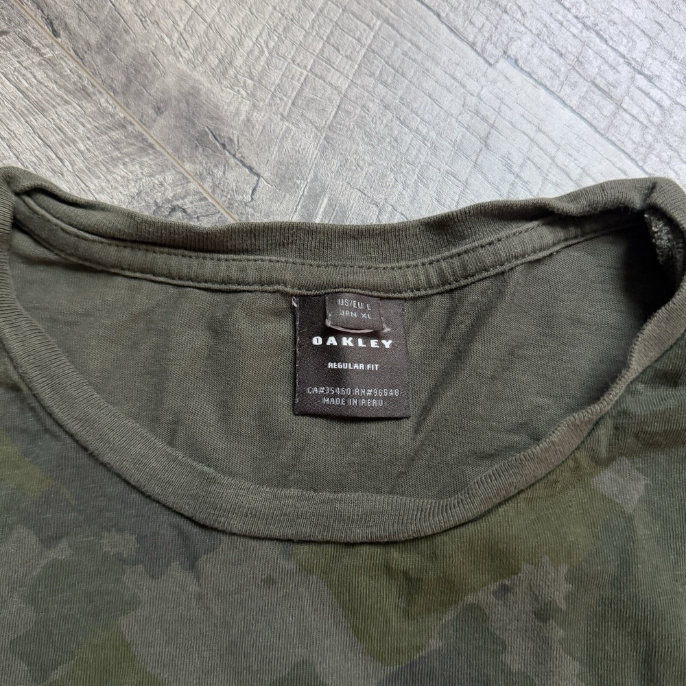 Oakley Green Digital Camouflage Size Large Y2K - Picture 3 of 8
